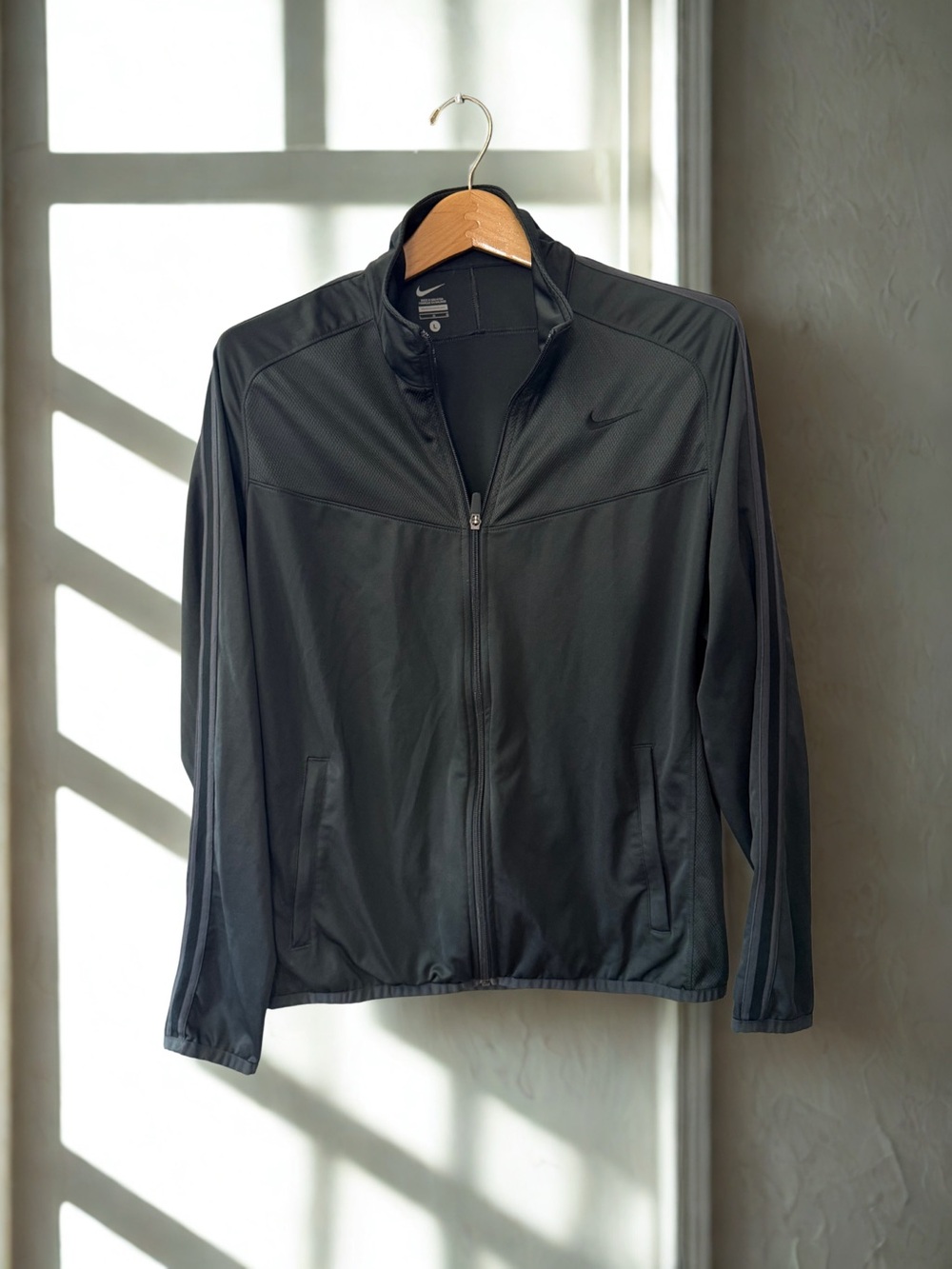 Nike Men’s Dark Gray Full-Zip Performance Jacket